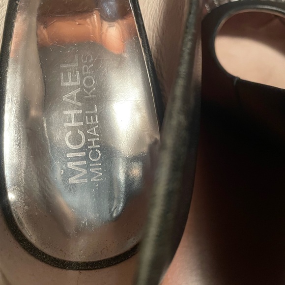 MICHAEL KORS Black leather metal studs cap-toe with 4” metal heel. - Picture 6 of 7